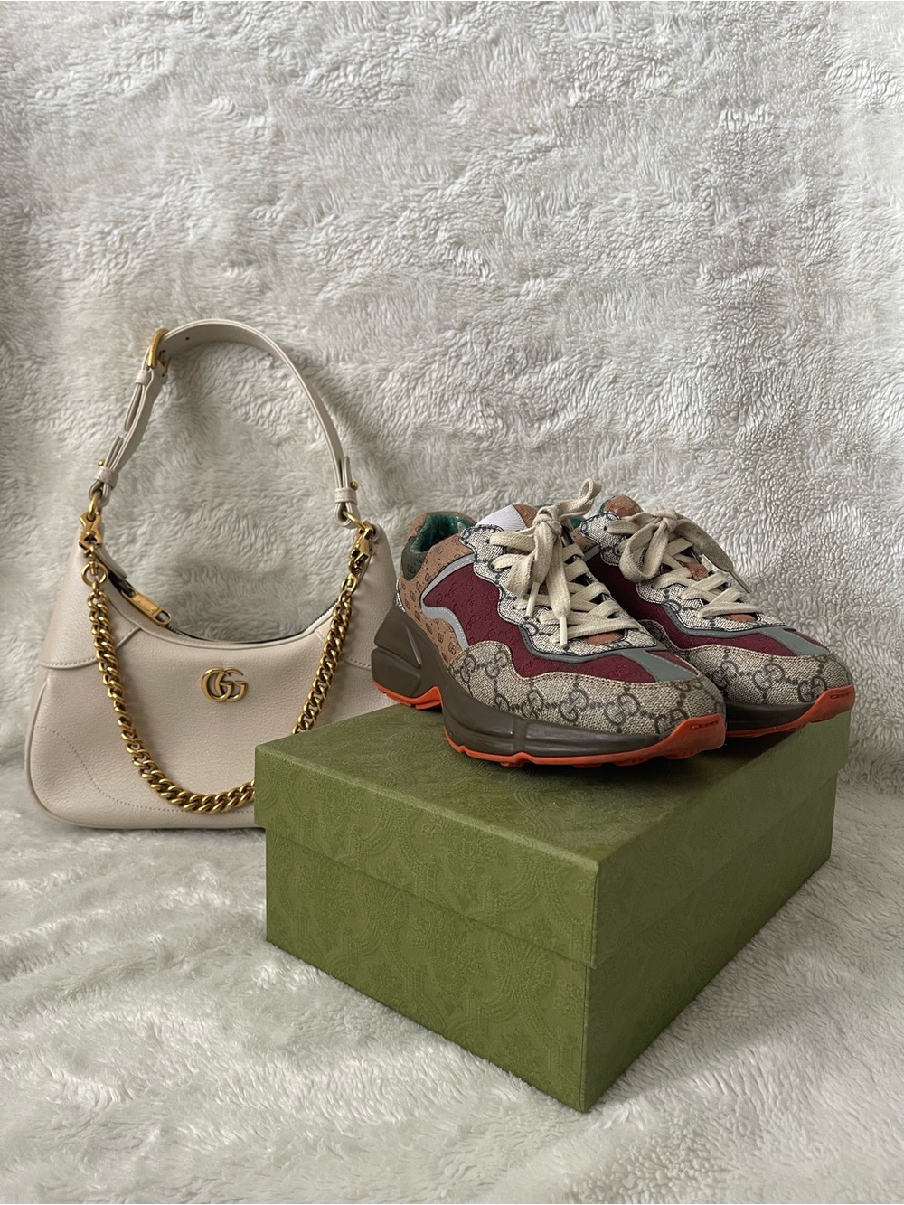 Rhyton Vintage Logo Sneakers